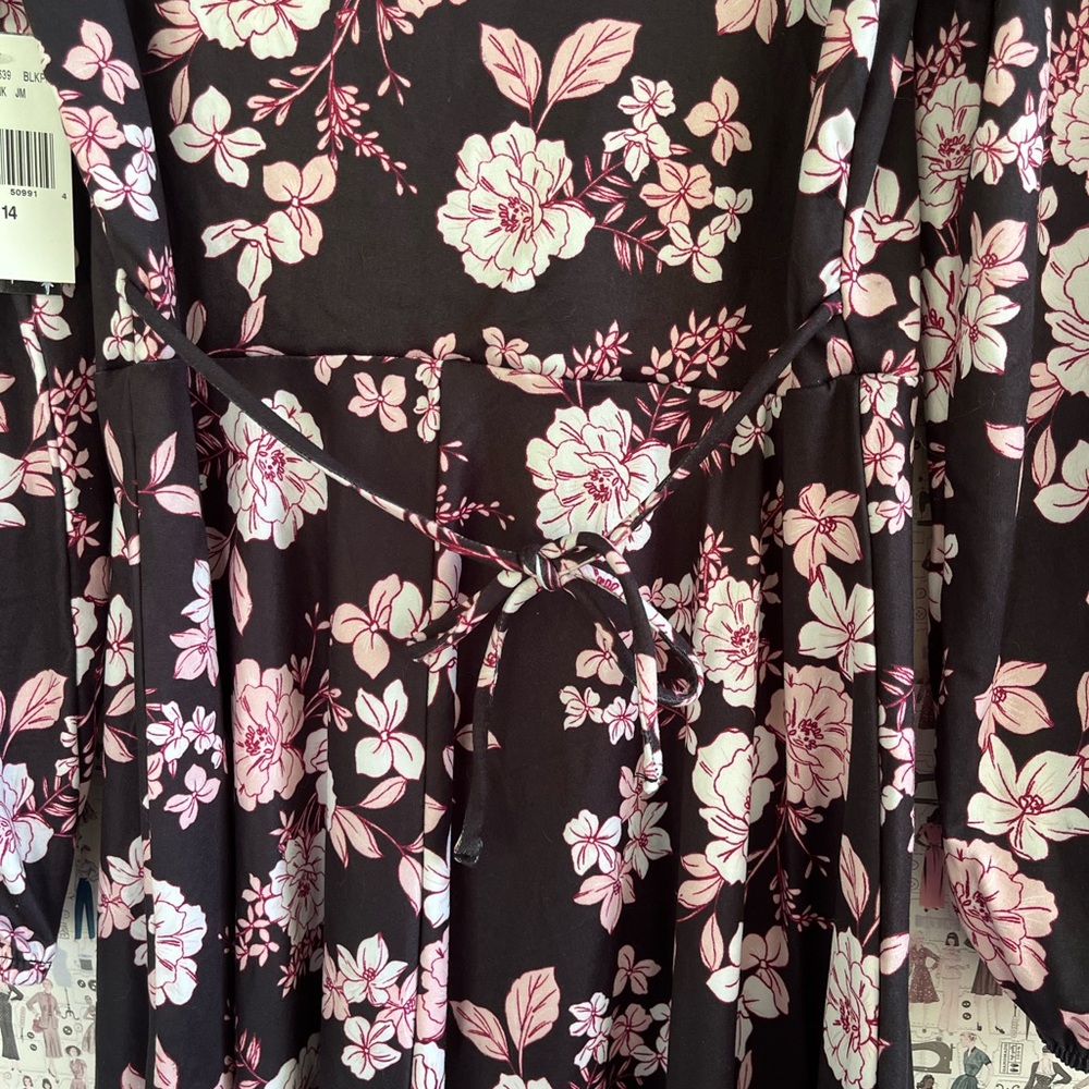Floral Long Sleeve Dress - Picture 5 of 6